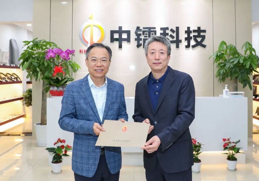 上海市委常委、临港新片区党工委书记、管委会主任陈金山赴龙8唯一官网科技调研